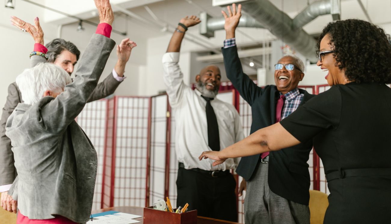 Porque é que a felicidade dos empregados é boa para os negócios?